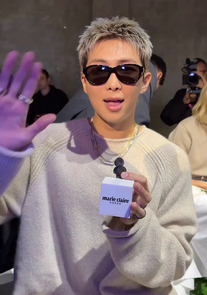 2025年9月、ミラノ・ファッションウィークのBTSのRM。