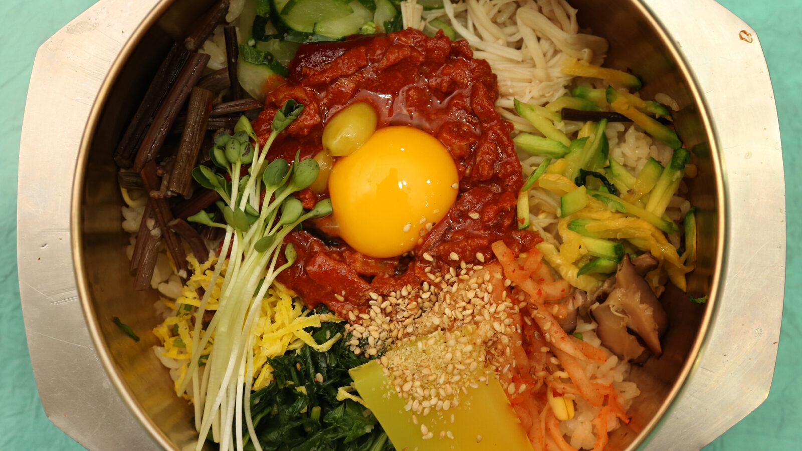 Bibimbap (Korean mixed rice).
