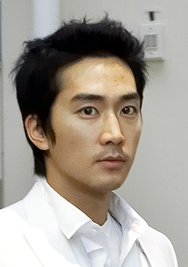 Song Seung-heon, who plays the antagonist Ryu Seok (press photo, not a still from the series). (Photo: LG Electronics / LGEPR, CC BY 2.0 via Wikimedia Commons)