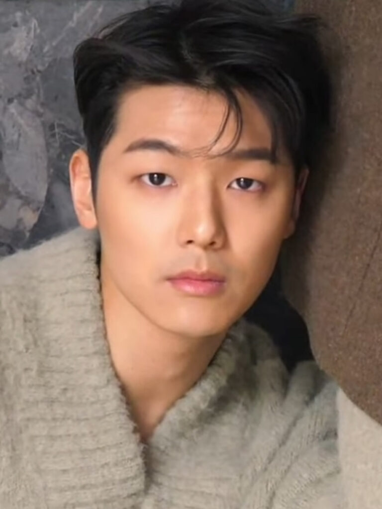 Kang Min-hyuk (강민혁), who plays Han Jun-kyung — press/photoshoot image, not a still from the drama (Photo: Marie Claire Korea, CC BY 3.0 via Wikimedia Commons)