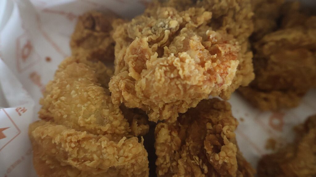 Crispy double-fried Korean fried chicken. (Photo: Startandstar, CC0 via Wikimedia Commons)