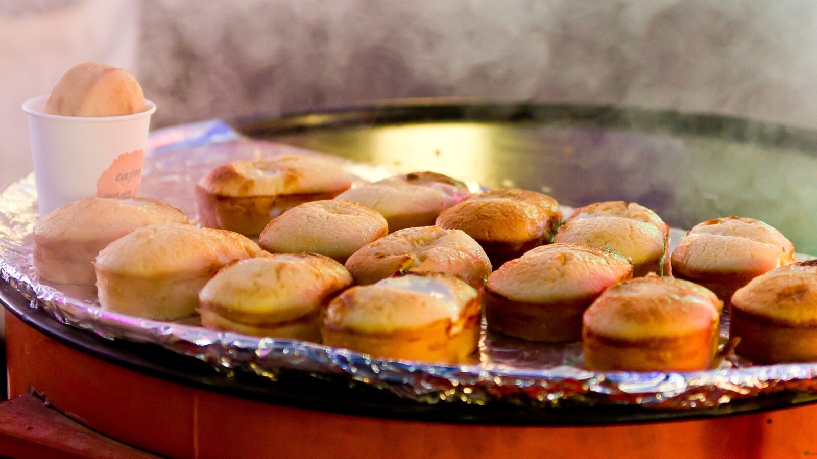 Gyeranppang (계란빵), Korean egg bread sold as Seoul street food: an oval bun with a whole egg baked on top.