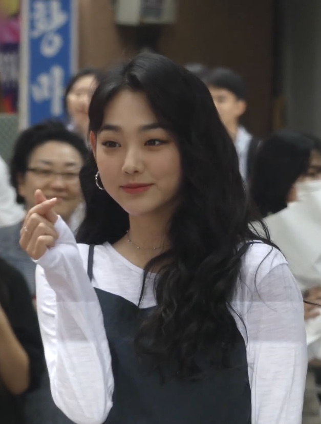 Kang Mi-na (강미나) at a 2019 press appearance (Photo: NewsInStar, CC BY 3.0 via Wikimedia Commons). Press photo, not a still from Kirigo.