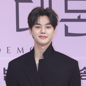 Song Kang, who plays the demon Jeong Gu-won in My Demon, at a public event in November 2023 — the month the drama premiered. Public-event photo, not a still from the show. Photo by 티비텐 TV10 via Wikimedia Commons.