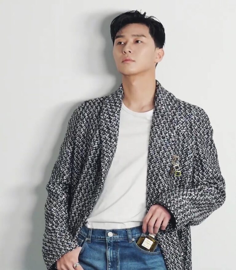 Park Seo-joon at a Marie Claire Korea photoshoot, December 2021. (Photo: Marie Claire Korea, CC BY 3.0, via Wikimedia Commons)