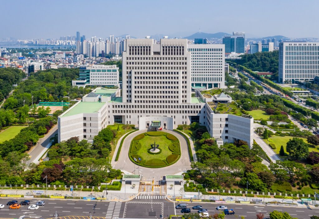The Supreme Court of Korea in Seocho-gu, Seoul, an illustrative image of Korea's highest court (not a confirmed filming location). (Photo: Seoul Institute / Seoul Metropolitan Government, CC BY 4.0 via Wikimedia Commons)