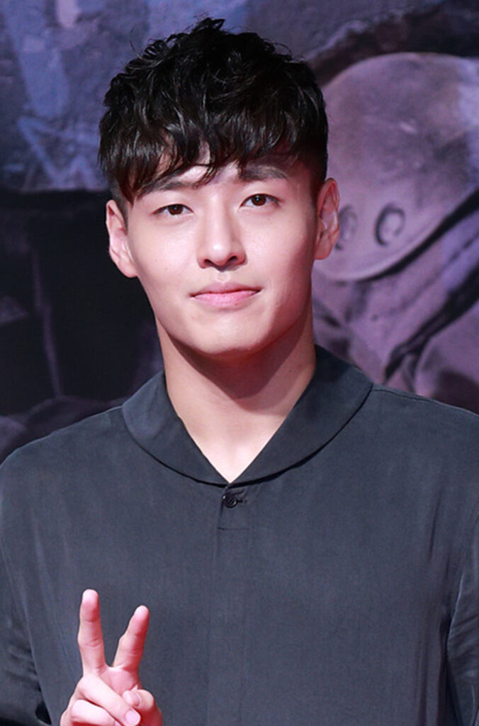 Kang Ha-neul, who plays food-company heir Han Beom-woo. (Photo: HeyDay, CC BY 4.0, via Wikimedia Commons)