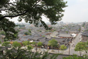 Jeonju Hanok Village, the primary setting of Tastefully Yours, seen from above. (Photo: Songk1122, CC BY-SA 3.0, via Wikimedia Commons)